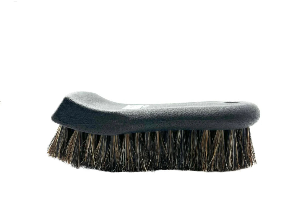 MAC Leather Brush